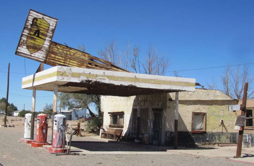 Abandoned gas station on Route 66