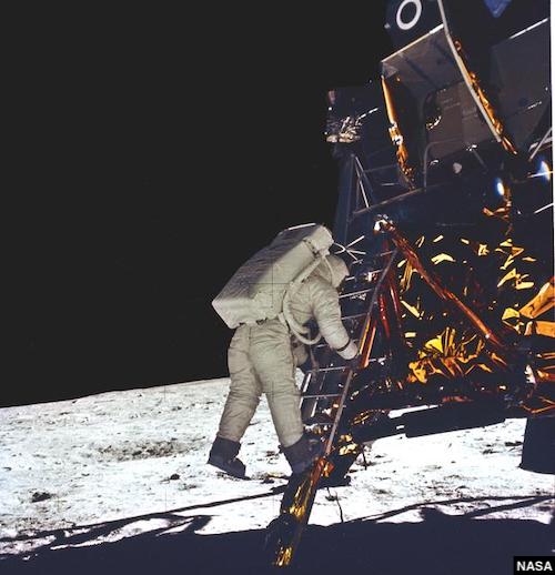  Apollo 11