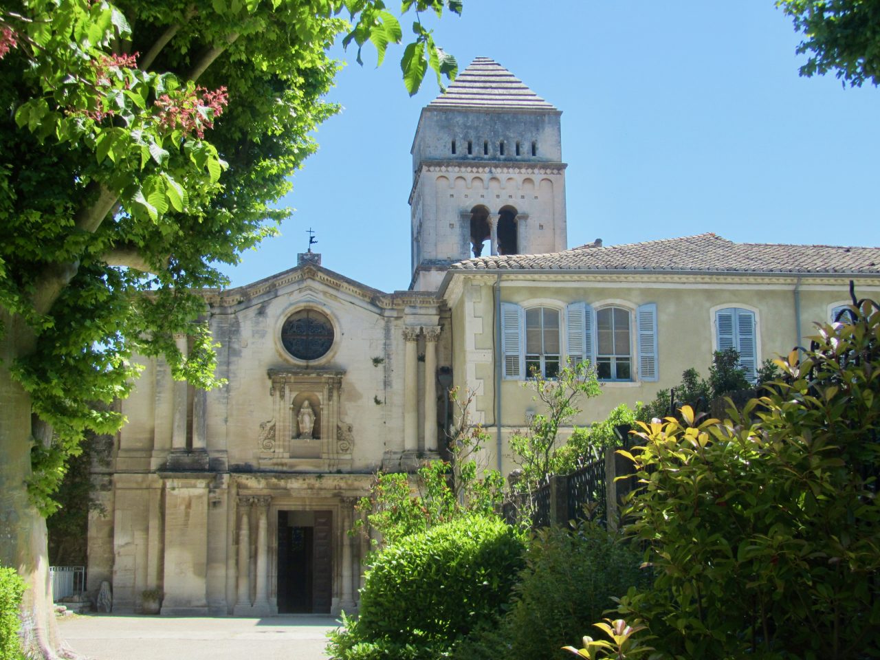 Front of asylum