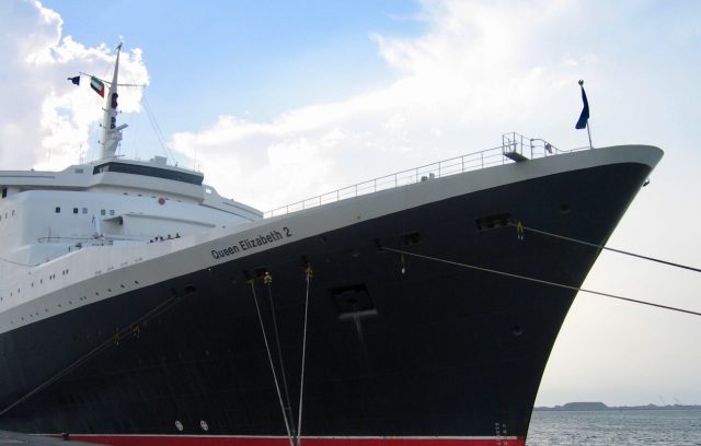 QE2 after docking in Dubai